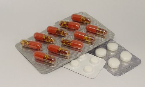 в россии продлили выдачу бесплатных лекарств больным коронавирусом
