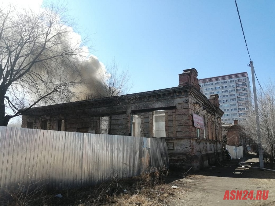 Асн 24 новости благовещенска. Заброшенное здание. Заброшенный район. Заброшенные здания с архитектурой в Благовещенске. Заброшенное здание на Самотечной улице.