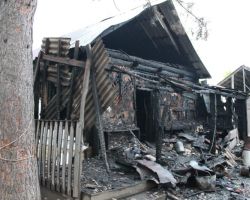 Амурчанин пытался спалить дом с женщиной и двумя детьми