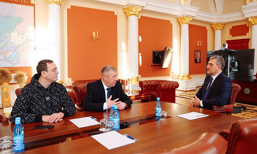 губернатор приамурья обсудил с депутатами госдумы помощь участникам сво и их семьям
