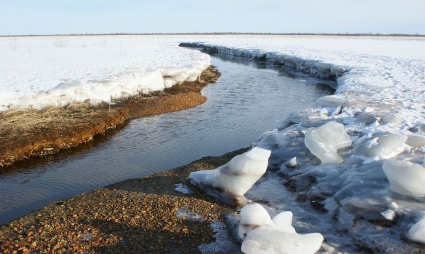 амурские реки освобождаются ото льда 
