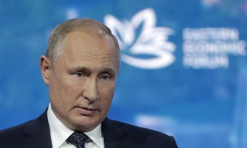 путин заявил об отсутствии планов по введению локдауна в россии