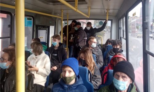 мэр екатеринбурга: «пассажиров без масок нужно выталкивать из автобусов»
