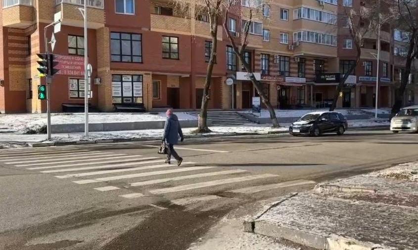 «чуть ли не по пяткам едут!»: благовещенка пожаловалась на поведение водителей на дорогах
