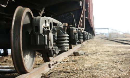 вот оно какое, наше лето: в белогорске дети катались на вагонах грузового поезда
