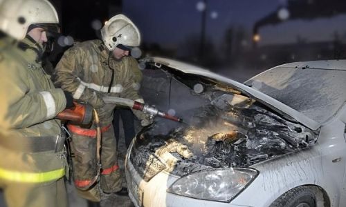 в белогорске в рождественское утро загорелся автомобиль