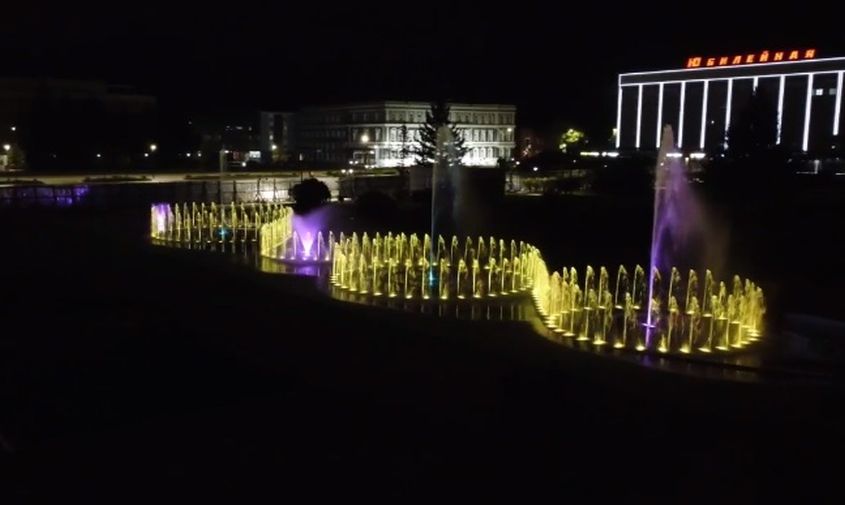 феерия воды, света и звука: в благовещенске в тестовом режиме запустили самый большой фонтан в стране
