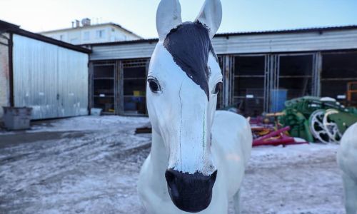 лошадей с детской площадки на набережной амура увезли на ремонт в третий раз за сезон
