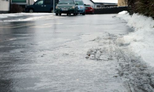 мчс предупредило амурчан о гололедице и снежном накате на дорогах
