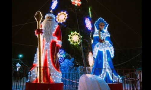 новогодний благовещенск украсят светящиеся снеговики и пингвины с музыкальными инструментами
