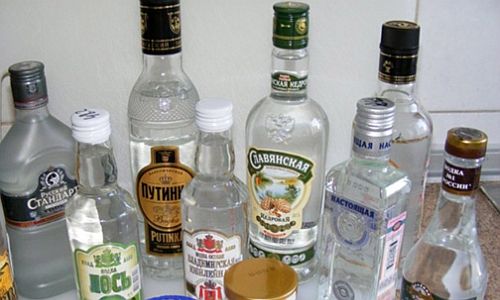 три магазина в приамурье лишились 1 139 бутылок нелегального алкоголя
