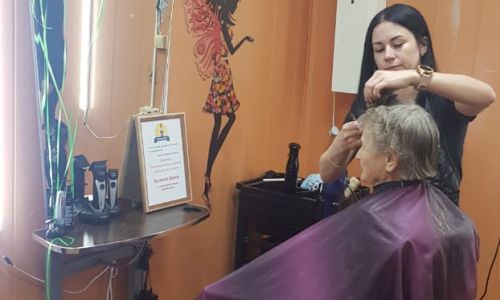 пенсионеров сковородинского района бесплатно стригут парикмахеры-добровольцы
