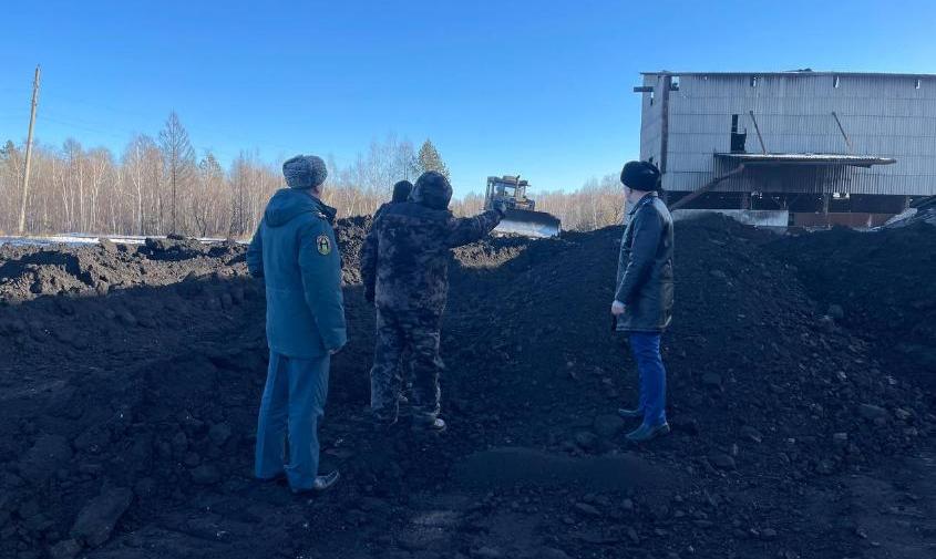 приняты меры: в котельной шимановского округа не хватает угля
