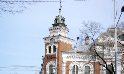 поставщик из москвы оставил амурский областной краеведческий музей без панорамного светодиодного экрана
