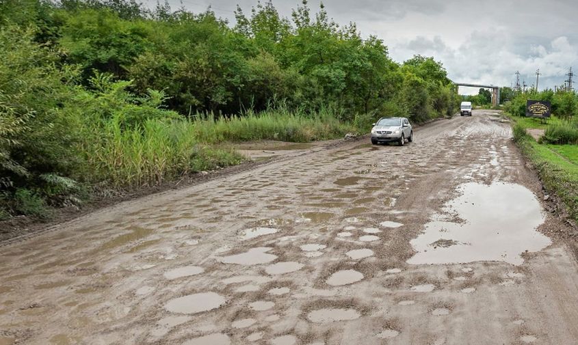 «все может затянуться»: многострадальная улица промышленная в благовещенске пока не дождется ремонта 
