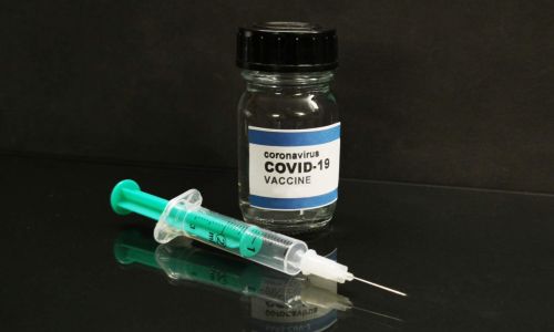 в амурской области ввели обязательную вакцинацию от коронавируса
