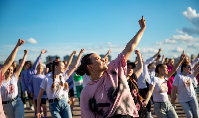 «вы — наше будущее»: амурская область отмечает день молодежи