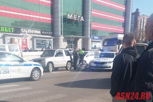 Асн 24 благовещенск последние новости. Погоня ДПС за мотоциклистами. Авария Ленина-Лазо Благовещенск мотоцикл. Авария ДПС В Благовещенске РБ. ДТП 1.10.22 Благовещенск мотоцикл.