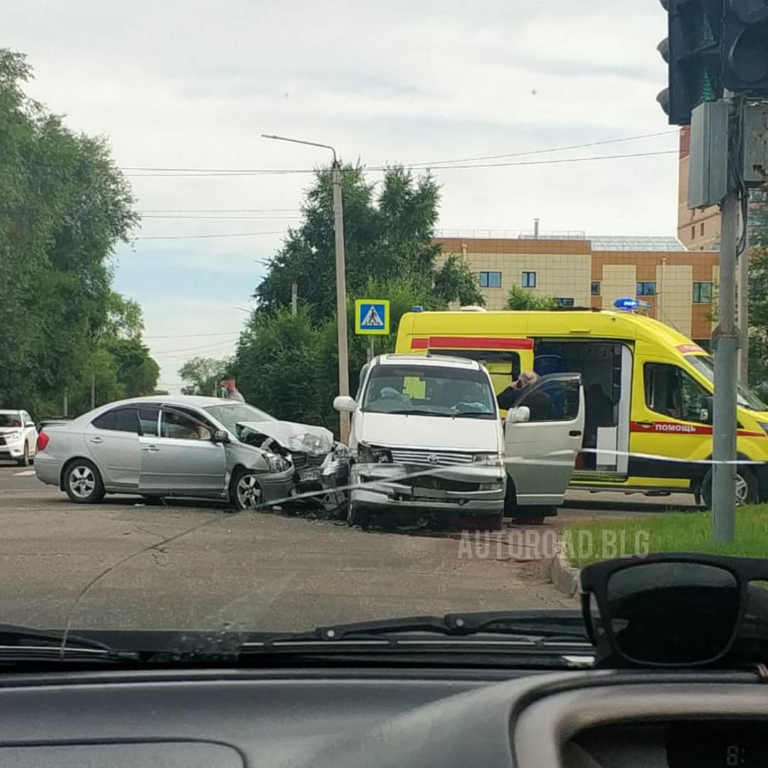 Дтп в благовещенске сегодня. Авария в Благовещенске сегодня утром. Происшествия в Благовещенске Амурской с девушкой. Портамур Благовещенск. Что случилось сегодня в Благовещенске.