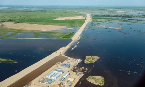 сми: на пике наводнения вода в благовещенске может подняться до рекордных отметок
