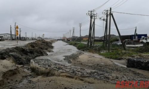 губительный ливень: на размытой дороге в чигирях застревают грузовые автомобили, а у благовещенки в огороде вода поднялась на метр
