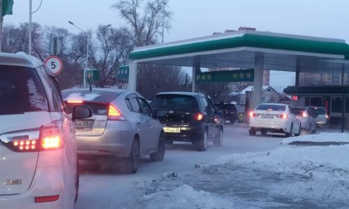 «ситуация плохая»: губернатор василий орлов проверил наличие бензина на азс благовещенска
