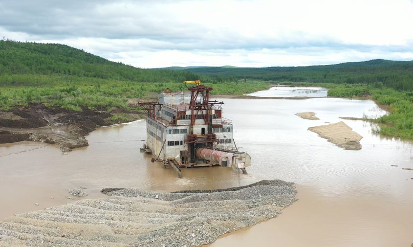 загрязнение реки олонгро стоило амурскому золотодобытчику 14,4 миллиона рублей
