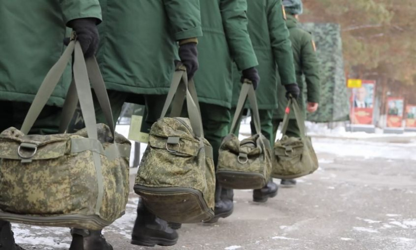 путин подписал указ о призыве в армию 150 тысяч человек
