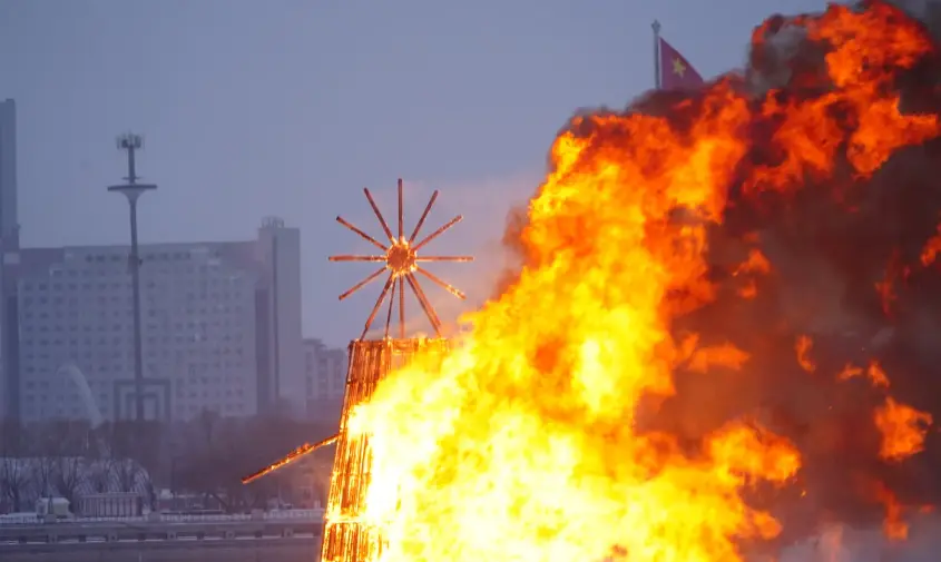 «Гори-гори ясно!»: в Благовещенске эффектно отметили Масленицу