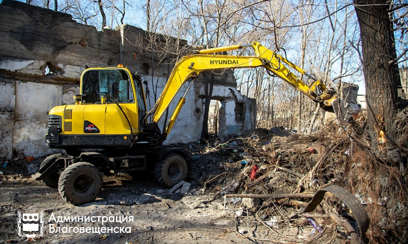 С незаконных свалок Благовещенска вывезли более 2 000 тонн мусора