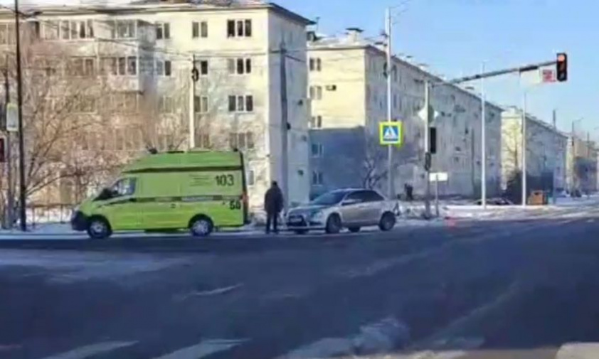 в благовещенске сбили женщину, переходившую дорогу в зоне нерегулируемого перекрестка