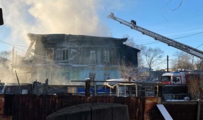 В Благовещенске пострадавших в пожаре девочек перевели из ожогового отделения в пульмонологическое