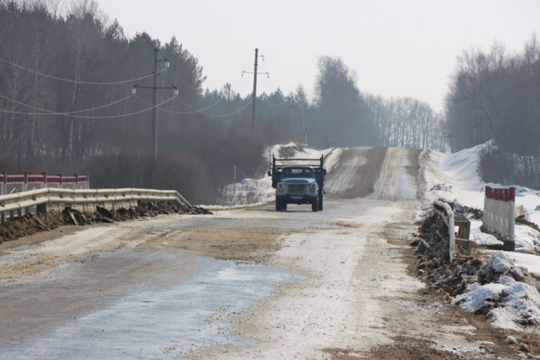 в страдающем от паводков ромненском округе отремонтируют 20 километров дорог
