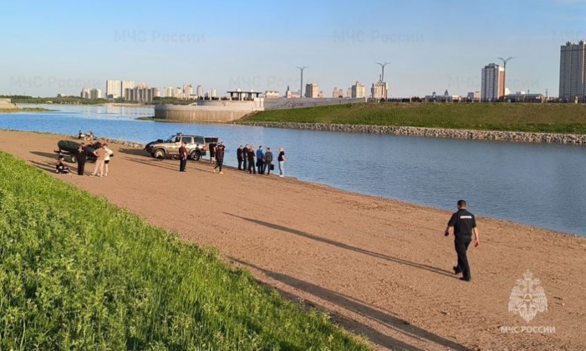 Тонуть начали две девочки: подробности происшествия в новом затоне «Серебряной мили»
