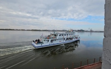 Движение теплоходов между Благовещенском и Хэйхэ временно остановлено из‑за ветра