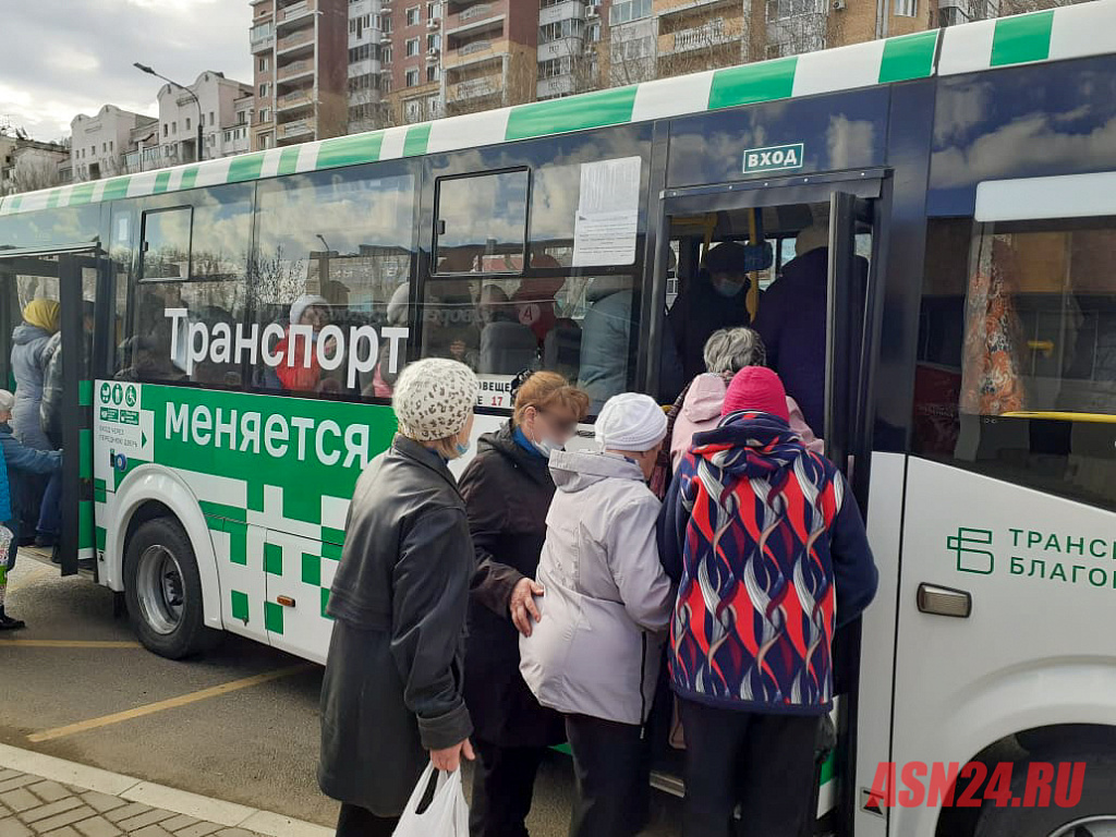 22 автобус благовещенск. Старые автобусы. Общественный транспорт Орел. Автобус до кладбища Карачуры. Старые маршрутки.