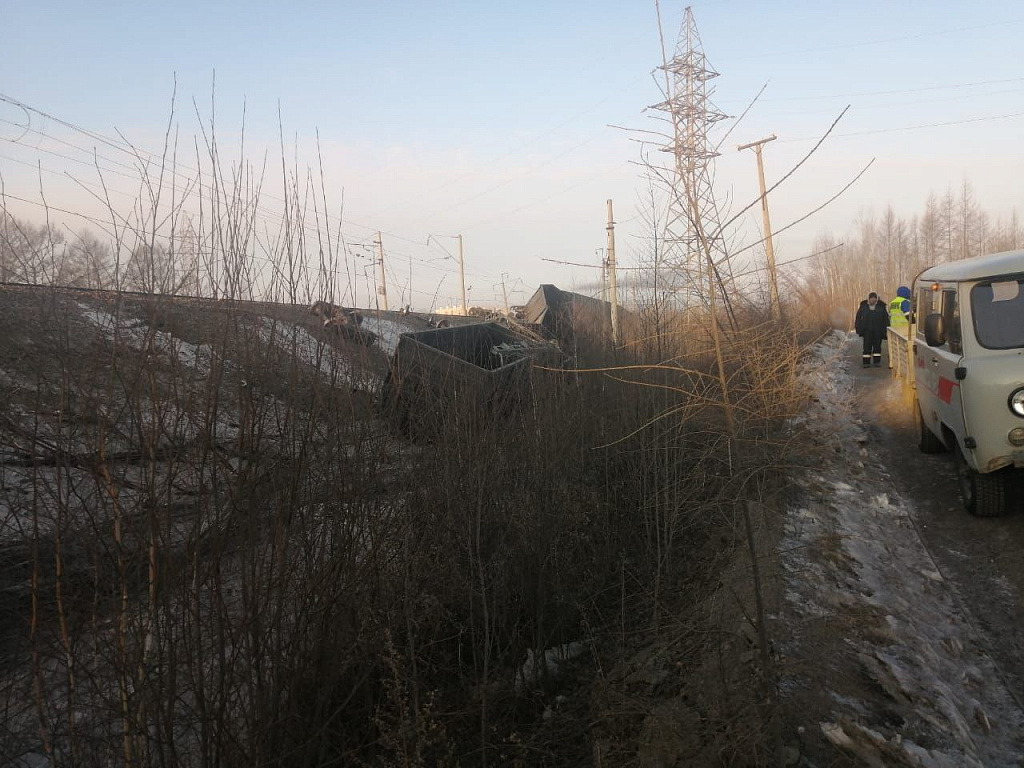 В Приамурье сошли вагоны с рельсов: водитель заехал на пути вне  железнодорожного переезда | 18.03.2024 | Благовещенск - БезФормата