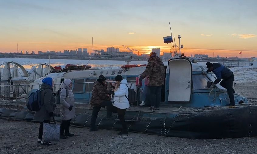 минтранс: вывозить застрявших в хэйхэ российских туристов по мосту через амур не будут
